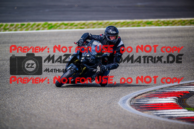 MaZZes_FotoMatrix_240911_6007705_5233 | GELB