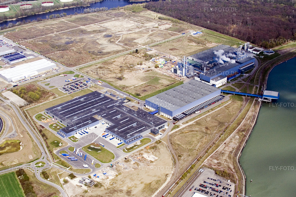Luftbild: Werksgelände der Papierfabrik Palm GmbH & Co. KG im Ortsteil Industriegebiet Wörth-Oberwald in Wörth am Rhein im Bundesland Rheinland-Pfalz in Deutschland. Foto: IMG_10245.jpg vom 08.04.2008 durch Werner Riehm/FLY-FOTO.de