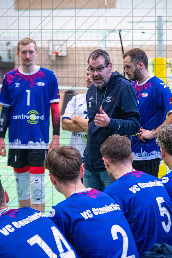 Oberliga 1 Männer 25/26 | VC Osnabrück I vs. VSG Ammerland II | 29.11.25: Oberliga 1 Männer 25/26 | VC Osnabrück I vs. VSG Ammerland II / Osnabrück / Deutschland  //   CREDIT:www.bullenfotos.de, Martin König, Hörner Weg 40, D-49078 Osnabrück, +4917663732967 // Nutzung und Weitergabe nur zu den vereinbarten Zwecken. Presseanfragen an Ersteller. Alle Rechte beim Ersteller. Honorierung nach MFM. - Realisiert mit Pictrs.com