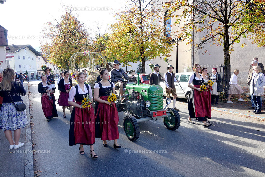 b-news-2022-Okt16-LJ_Erntedank_-BREITENWANG-DSD04708 | Info aus dem Bezirk Reutte/Ausserfern Tirol sowie eine umfangreiche Bilddatenbank über die gesamte Region: Lechtal, Talkessel Reutte, Tannheimertal, Zwischentoren. Lech, Plansee, Zugspitze, Grenztunnel, B179, Fernpassstraße, Verkehr, Lawinen, Tradition, - Realisiert mit Pictrs.com
