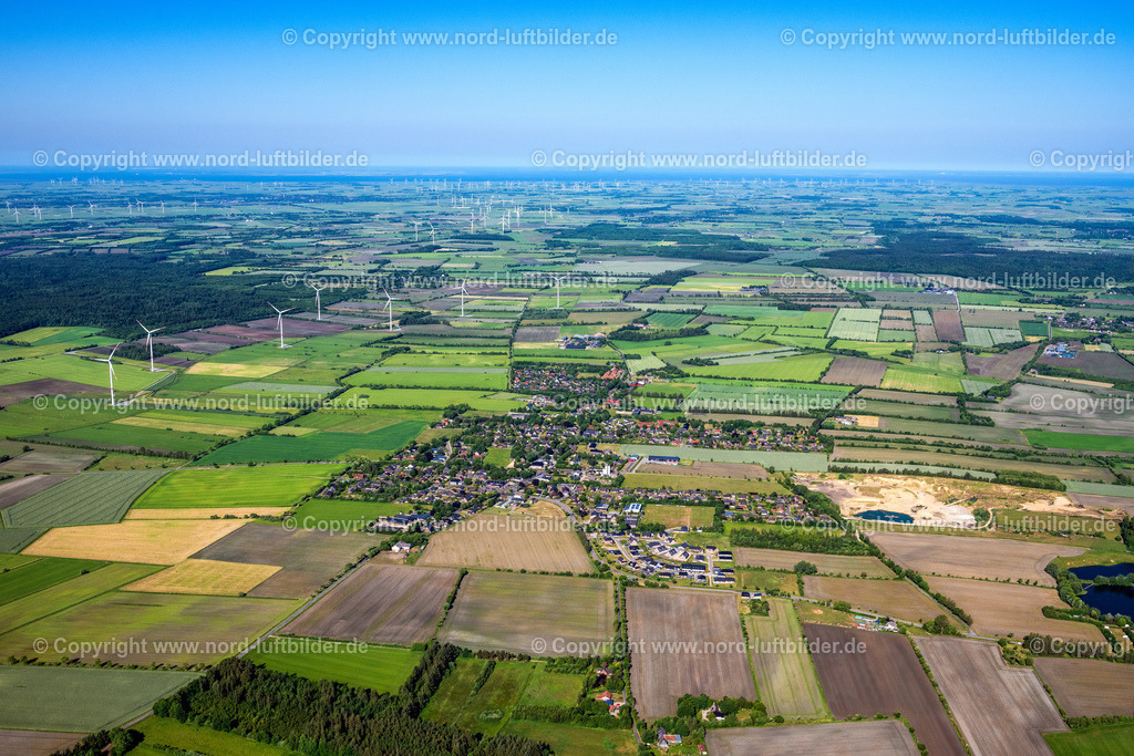 Ladelund_ELS_7726100623 | LADELUND 10.06.2023 Strukturen auf landwirtschaftlichen Feldern in Ladelund im Bundesland Schleswig-Holstein, Deutschland. // Structures on agricultural fields in Ladelund in the state Schleswig-Holstein, Germany. Foto: Martin Elsen