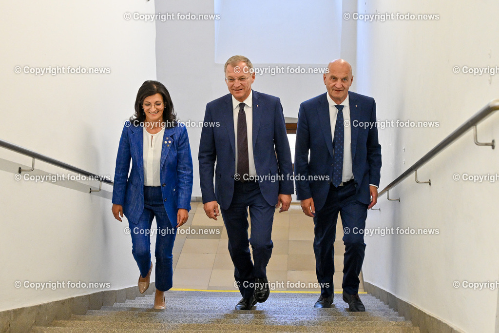 Pressekonferenz OoeVP stellt personelle Weichen_ 05.07.2024-54 | 05.07.2024, Linz, AUT, Pressekonferenz OoeVP stellt personelle Weichen - Verlaesslich fuer Oberoesterreich, im Bild Margit Angerlehner (VP, LAbg.), LH Thomas Stelzer (VP, Landeshauptmann Ooe), Christian Doerfel (VP, LAbg., Klubobmann, Bgm. Steinbach an der Steyr)