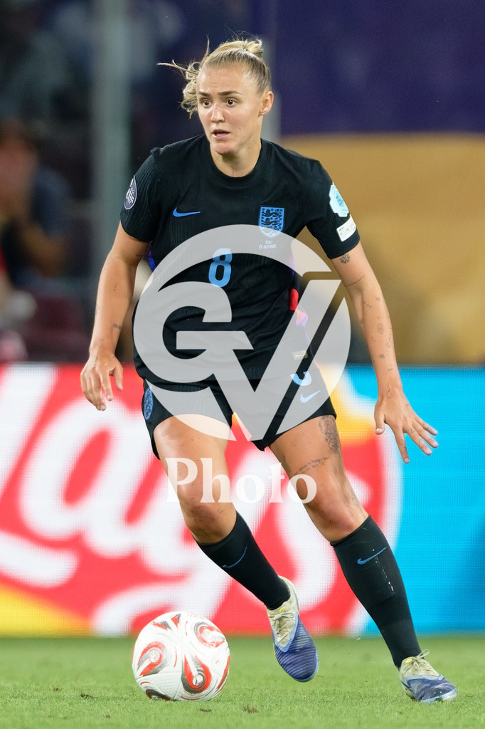 England v Italy - UEFA Women's EURO 2025 Semi-Final | GENEVA, SWITZERLAND - JULY 22: Georgia Stanway  of England controls the ball   during the UEFA Women's EURO 2025 Semi-Final match between England and Italy at Stade de Geneve on July 22, 2025 in Geneva, Switzerland. (Photo by Giuseppe Velletri/Sports Press Photo/Getty Images)