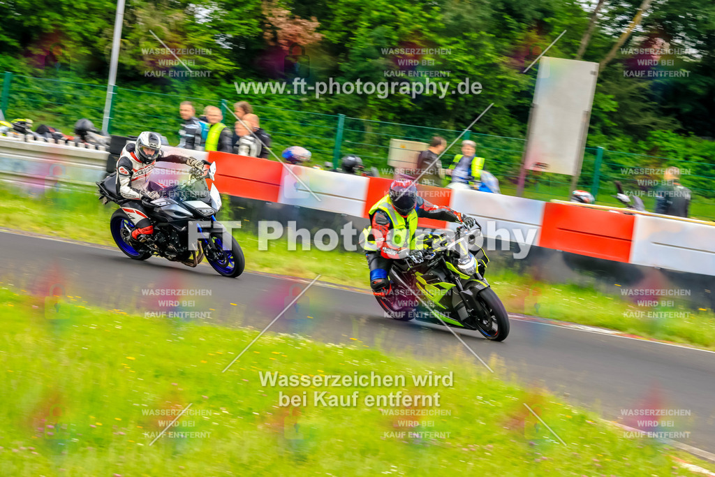 VBK-7511 | Hier findet Ihr Bilder von Touristenfahrten auf der Nürburgring Nordschleife oder von anderen Veranstaltungen die ich besucht habe. Viel Spass beim Durch Schauen 