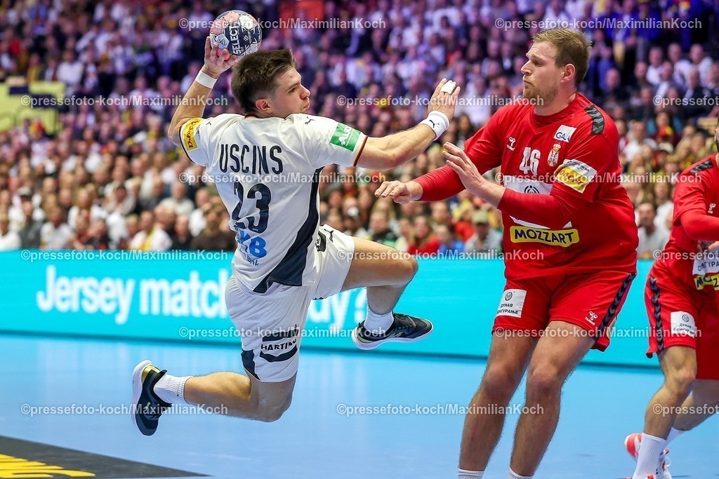 EHF17012602064 | 17.01.2026, Handball, Men's EHF EURO 2026, Deutschland - Serbien, Jyske Bank Boxen in Herning, Dänemark, Preliminary Round:  Renars Uscins (Germany #23) wirft auf das Tor 