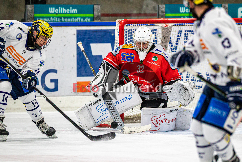 TSV Peißenberg Miners vs ESC Geretsried | Eishockey Bayernliga Vorbereitung 2024/2025, TSV Peißenberg Miners vs ESC Geretsried, 20240929,Johannes KIEFER (Miners Goali 32) in Aktion,2024-09-29 in Peißenberg (Eisstadion)Johannes KIEFER (Miners Goali 32)Copyright: WolfgangxLindner