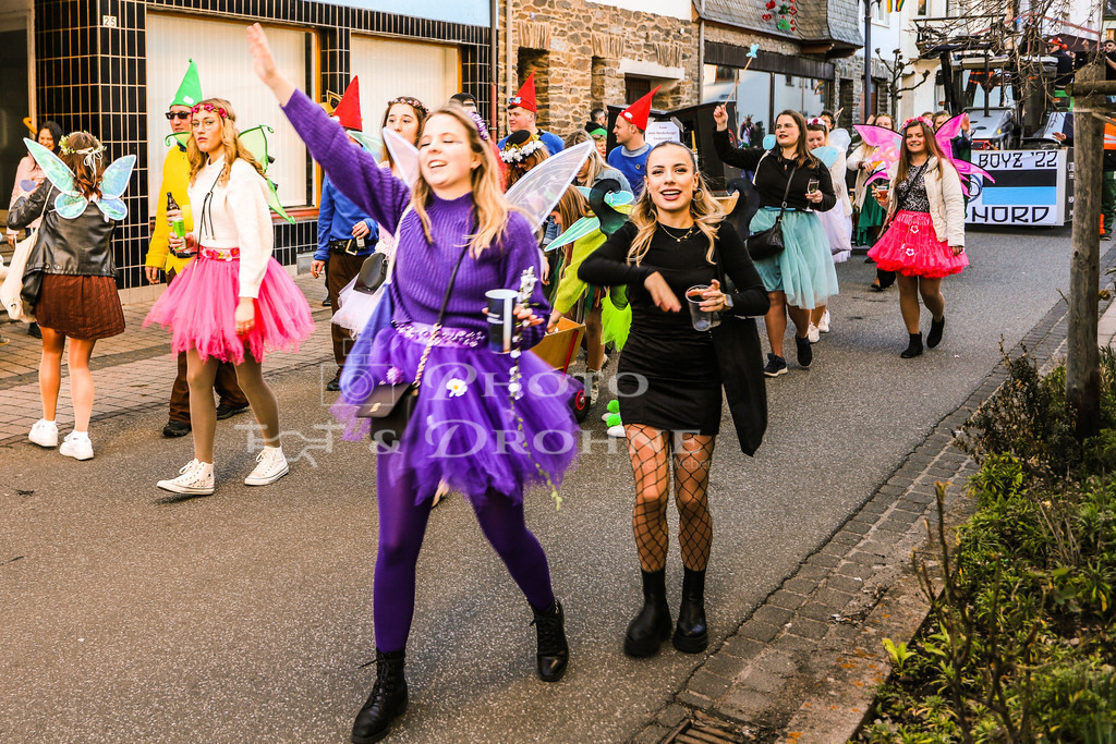 Fastnacht 2023-2085 | Erleben Sie den Zauber des Mittelrheins und entdecken Sie die atemberaubende Auswahl an Fotos und Bildern bei Rheinfotos. Wir bieten eine vielfältige Auswahl an Produkten wie Poster, Karten, Sticker, Textilien und Geschenkartikeln und Fototouren. - Realisiert mit Pictrs.com