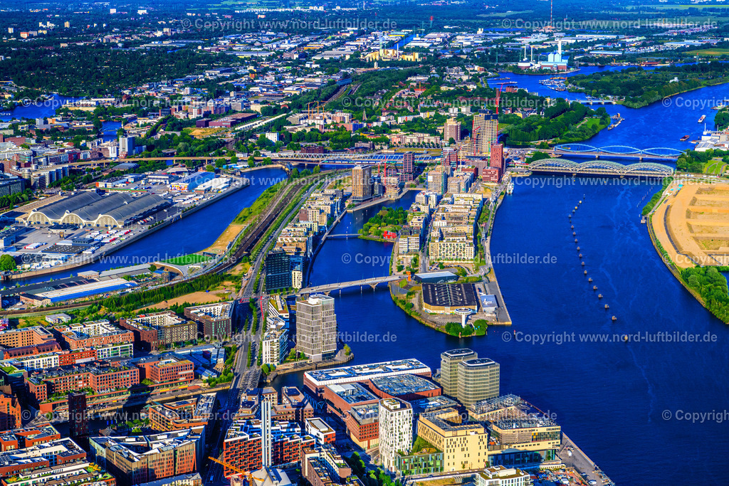 Hamburg_Baakenhafen_Elbtower_Elbbrücken_Hafencity_ELS_88750160625 | HAMBURG 16.06.2025 Baustellen für Wohn- und Geschäftshäuser im Baakenhafen entlang der der Baakenallee in der HafenCity in Hamburg, Deutschland. Weiterführende Informationen bei: AUG. PRIEN Bauunternehmung (GmbH & Co. KG),  BVE Bauverein der Elbgemeinden eG,  Baugenossenschaft Hamburger Wohnen eG,  Johann Daniel Lawaetz-Stiftung,  Richard Ditting GmbH & Co. KG,  bof architekten,  florian krieger - architektur und städtebau gmbh. // Construction sites for residential and commercial buildings in the Baakenhafen along the Baakenallee in HafenCity in Hamburg, Germany. Further information at: AUG. PRIEN Bauunternehmung (GmbH & Co. KG),  BVE Bauverein der Elbgemeinden eG,  Baugenossenschaft Hamburger Wohnen eG,  Johann Daniel Lawaetz-Stiftung,  Richard Ditting GmbH & Co. KG,  bof architekten,  florian krieger - architektur und staedtebau gmbh. Foto: Martin Elsen