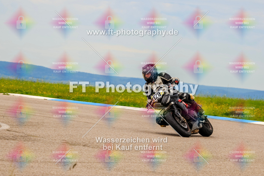 MotoTeam-2494 | Hier findet Ihr Bilder von Touristenfahrten auf der Nürburgring Nordschleife oder von anderen Veranstaltungen die ich besucht habe. Viel Spass beim Durch Schauen 