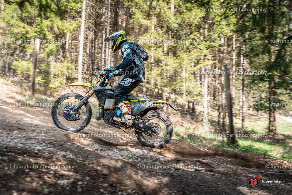 fuernholzer_250501-C1-798 | Fotografische Impressionen von der Red Stag Enduro Extreme by fuernholzer-photography.com. Endurosport in Österreich fotografisch festgehalten von fuernholzer. Auftragsfotografie für Private, Gewerbefotos und Industriefotografie. Eventfotografie, Sportfotografie und Motorsportfotografie. Anbieter von Fotoworkshops, Fototraining, fotografischen Vorträgen und Fotoseminaren.