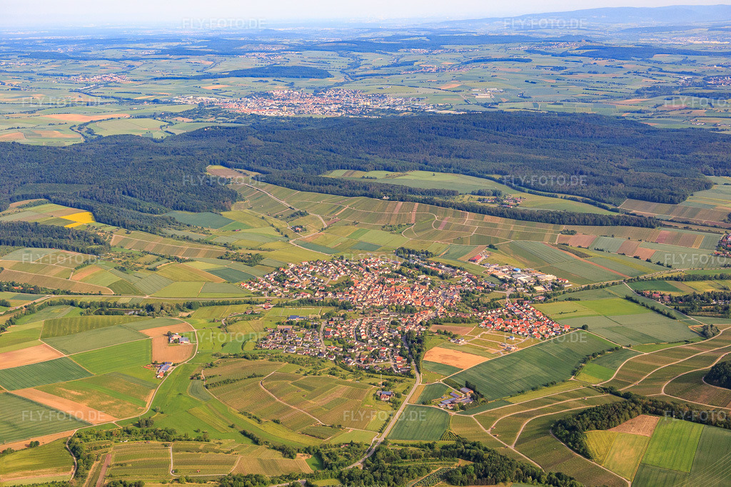 Luftbild: Ortsansicht von Osten im Ortsteil Kleingartach in Eppingen im Bundesland Baden-Württemberg in Deutschland. Foto: IMG_079963.jpg vom 31.05.2015 durch Werner Riehm/FLY-FOTO.de