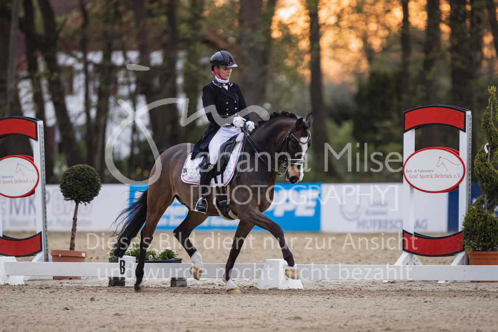 230429_Dressurfestival_S-Kür-307 | Deine schönsten Turniermomente als professionelle Fotos! Entdecke hochwertige Pferdesport-Fotografie im Online-Shop. Jetzt Fotos finden & bestellen!