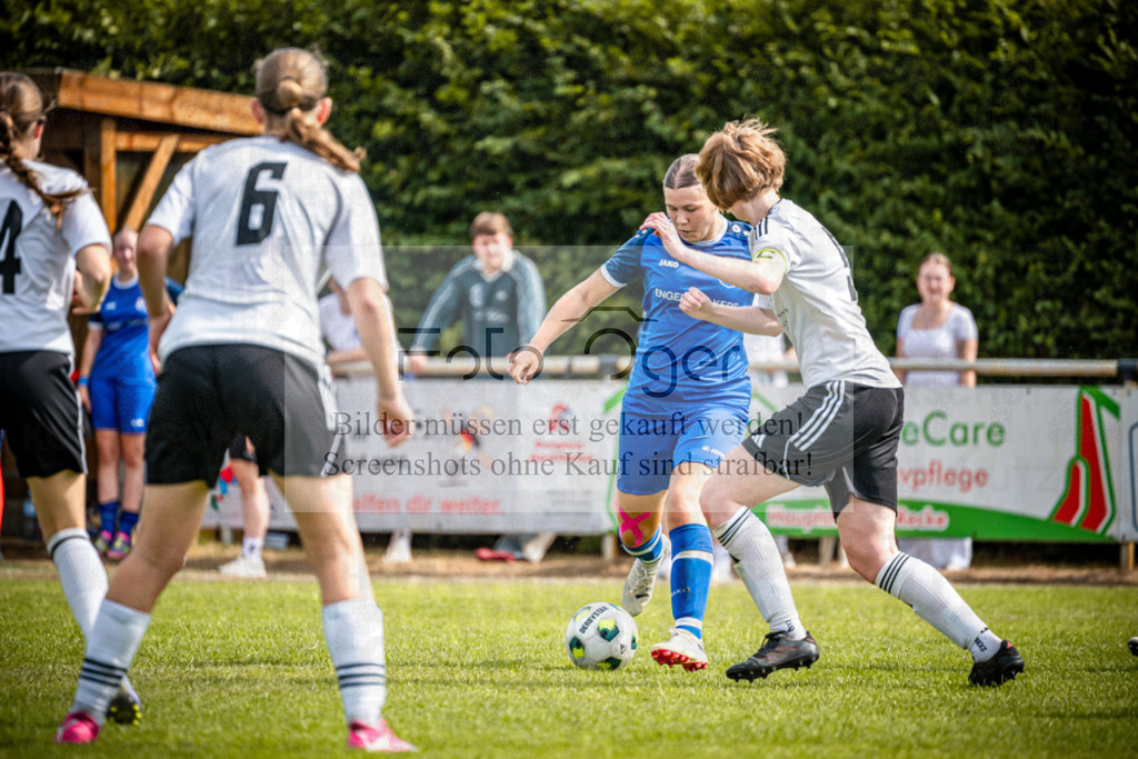 SG Bohmte/Ostercappeln/Schwagstorf - SV Harderberg - Frauen Bezirkpokal | Frauen Bezirkpokal · 1. Damen - 1. Damen · Sportplatz - Realisiert mit Pictrs.com