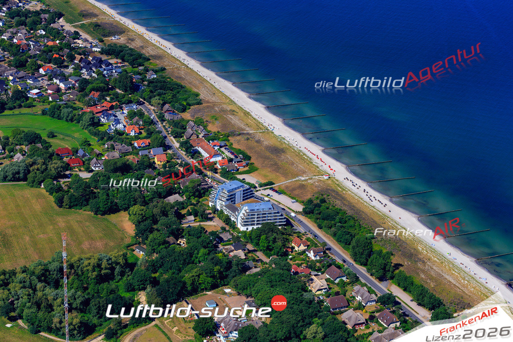 Die Luftbildaufnahme Ostseebad - Ahrenshoop wurde 2018 mittels Flugzeug (keine Drohne) erstellt. Perfekte Schärfe und Druck- Auflösung- Garantiert!