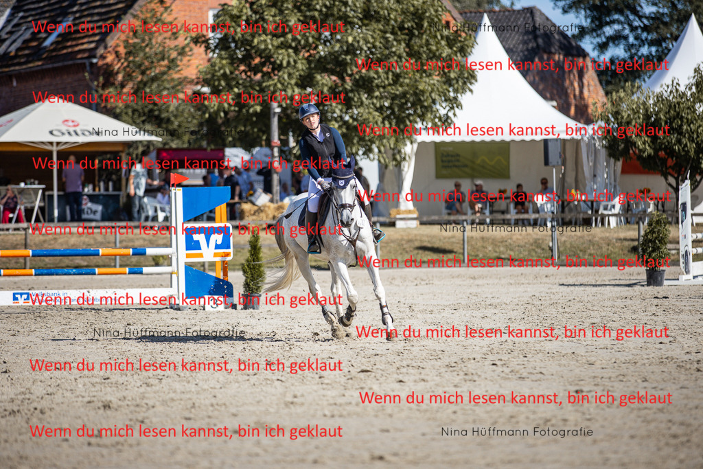 BK1A7220 | Turnierbilder Turnierfotos Nina Hüffmann Turnierfotografie Pferdefotografie Tierzeichnung Haustierzeichnung Pferdezeichnung Hundezeichnung Videograf  - Realisiert mit Pictrs.com