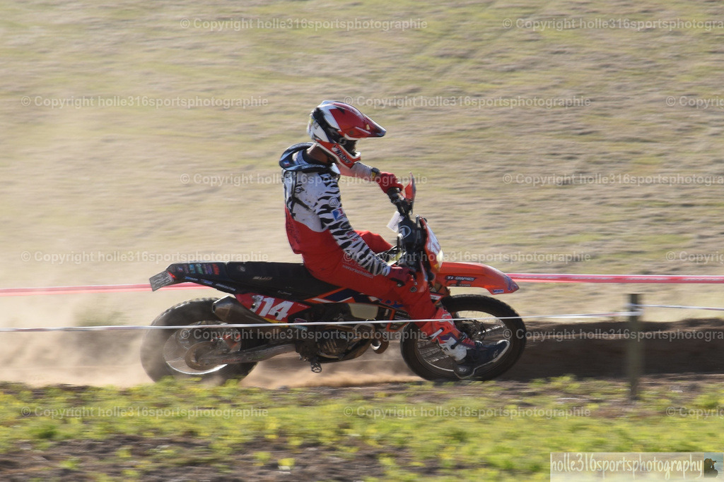 DSC_0331 | Sportfotografie , Motorsport, Motoross, Reitsport, Mointainbike, Enduro,
Landschaft , Outdoor, Eventfotografie, Landschaft, Bilder online bestellen - Realisiert mit Pictrs.com