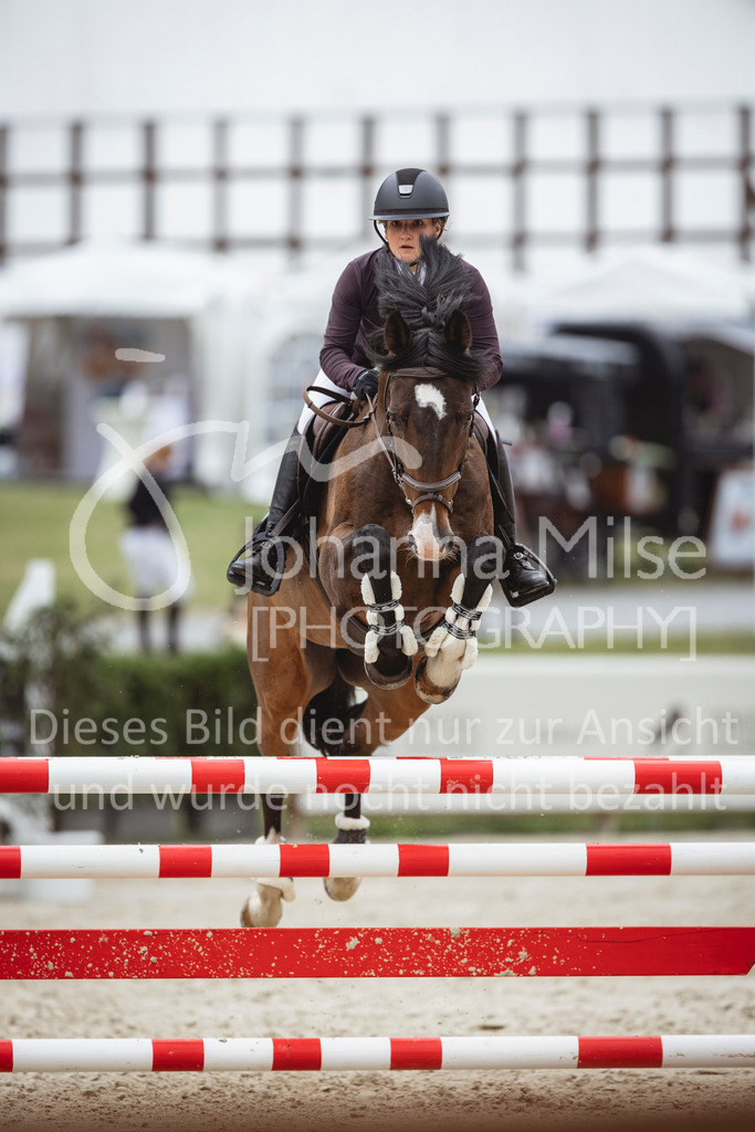 240712_BHO_L-Springen-318 | Deine schönsten Turniermomente als professionelle Fotos! Entdecke hochwertige Pferdesport-Fotografie im Online-Shop. Jetzt Fotos finden & bestellen!