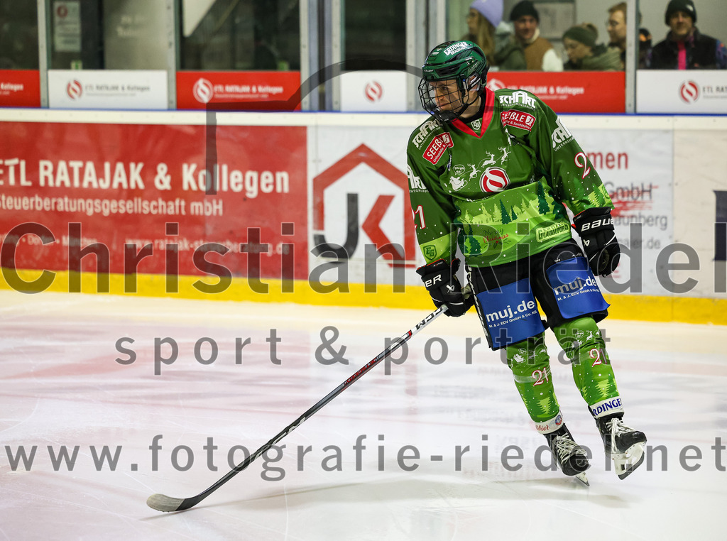 2023-12-17_001_TSV_Erding_gegen_ESC_Kempten | Erding, Deutschland, 17.12.2023:
Eishockey, Bayernliga Vorrunde 2023 / 2024, 18. Spieltag, TSV Erding gegen ESC Kempten, Endergebnis: 5:1

Erik Modlmayr (Erding Gladiators, #21)

Foto: Christian Riedel / fotografie-riedel.net