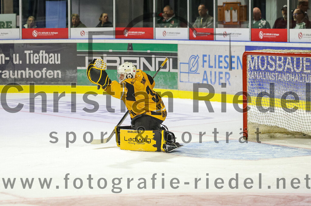 2025-08-22_088_TSV_Erding_gegen_EV_Fuessen | Erding, Deutschland, 22.08.2025:Eishockey, Oberliga Süd 2025 / 2026, Testspiel, TSV Erding gegen EV Füssen, Endergebnis: 1:4Torwart Timotej Pancur (EV Füssen, #30)Foto: Christian Riedel / fotografie-riedel.net