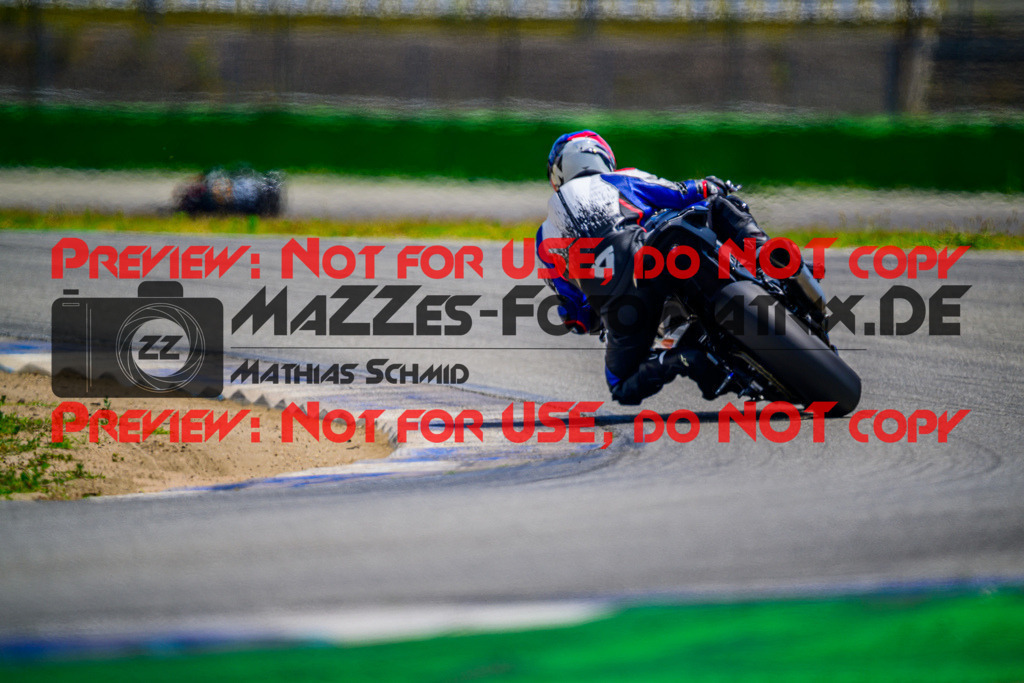 MaZZes_Fotomatrix_20250628_6007705_5574-2 | WEISS