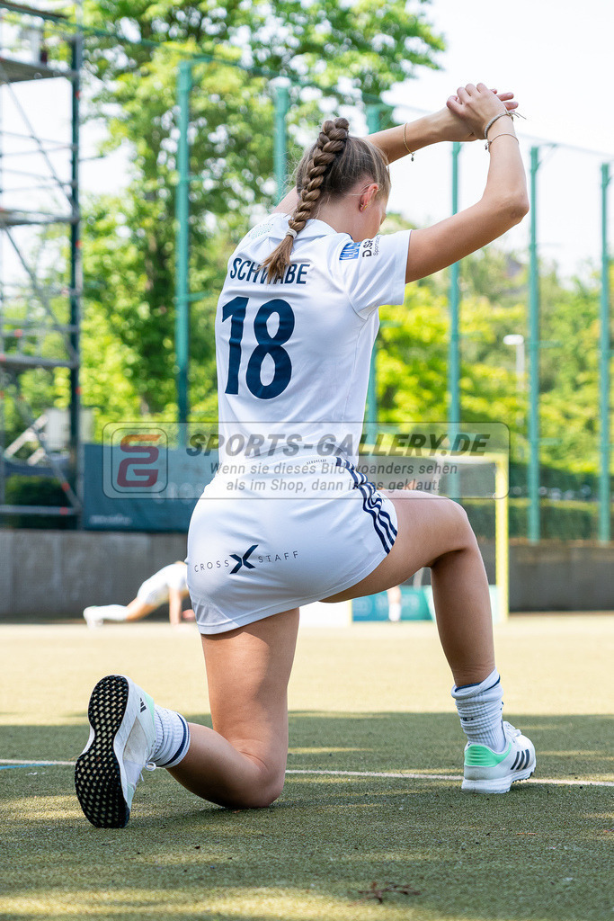 HK_20240511_903825 | 1.Bundesliga Damen Düsseldorfer HC - Harvestehuder THC am 11.5.2024 Düsseldorfer HC, Düsseldorf , Sophia Schwabe ( Düsseldorfer HC #18 )
