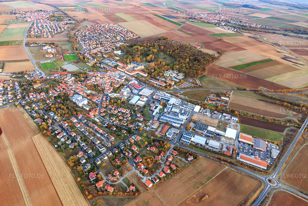 Luftbild: Ortsübersicht von Nordwesten in Werneck im Bundesland Bayern in Deutschland. Foto: IMG_112457.jpg vom 02.11.2018 durch Werner Riehm/FLY-FOTO.de