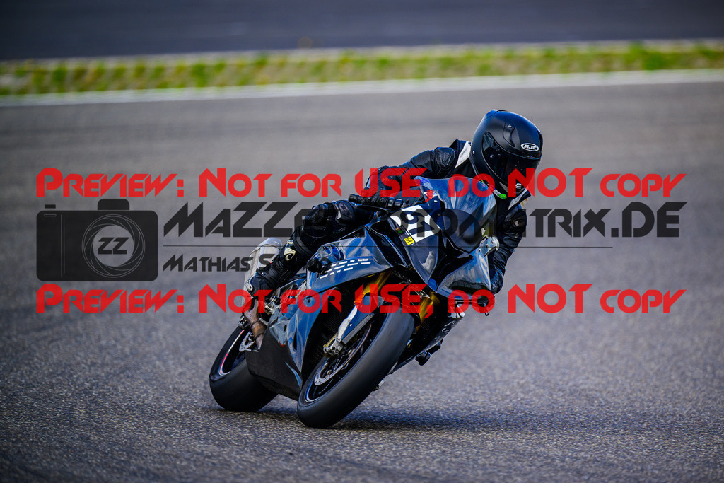 MaZZes_FotoMatrix_240911_6007705_4646 | GELB