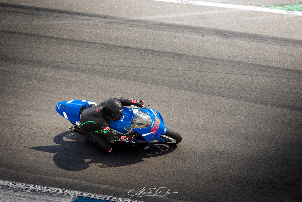 Ducati Trackday Hockenheimring 2026 | Entdecken Sie die faszinierende Welt von Alexander Tschuncky Arts: Kreative Fotografie, atemberaubende Automobilkunst und hochwertiger Bilderdruck. Lassen Sie sich inspirieren! - Realisiert mit Pictrs.com