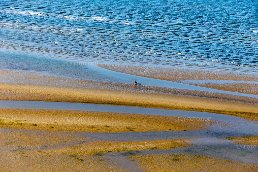 Aerial view: West coast at low tide in Fanø in the state South Denmark, Denmark.Photo: IMG_118654.jpg taken on 09/21/2019 by Werner Riehm/FLY-FOTO.comResolution of the original: 5472 x 3648 px