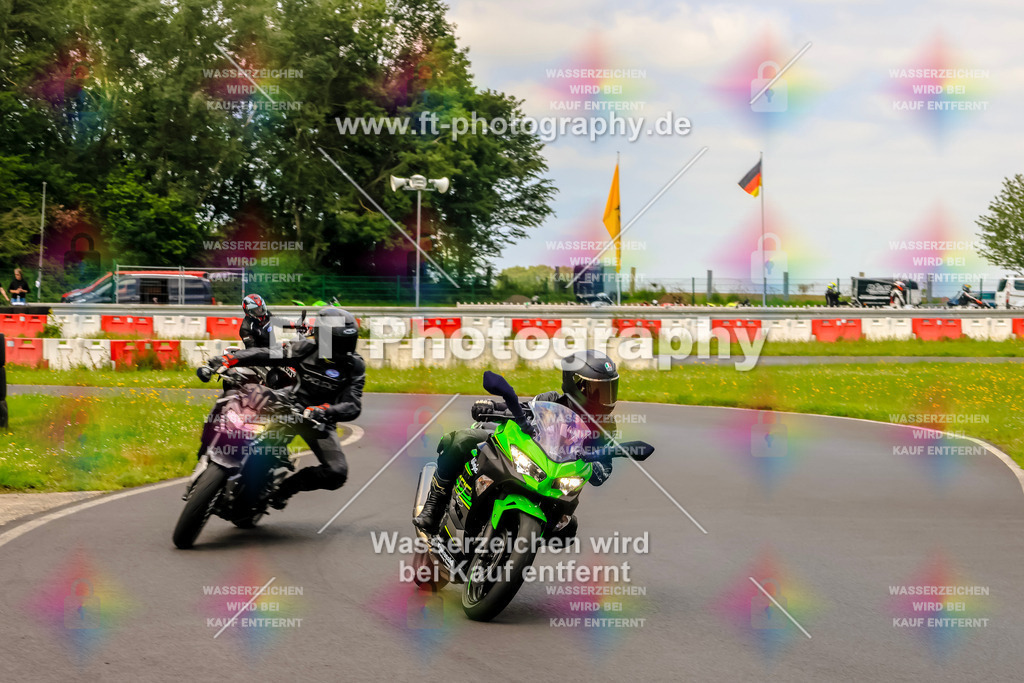 VBK-8231 | Hier findet Ihr Bilder von Touristenfahrten auf der Nürburgring Nordschleife oder von anderen Veranstaltungen die ich besucht habe. Viel Spass beim Durch Schauen 