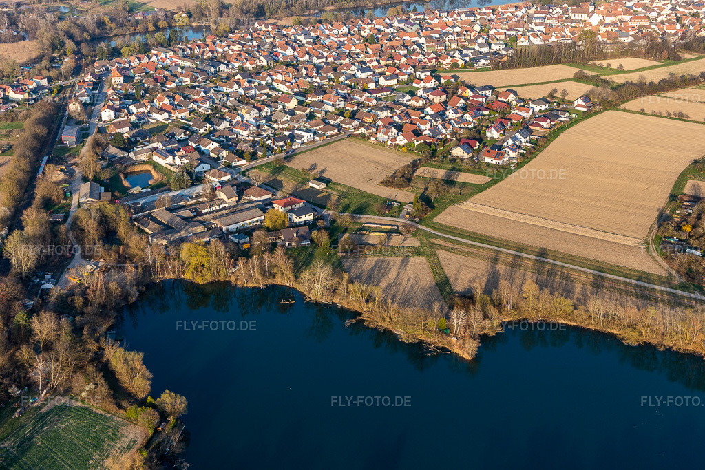 Luftbild:  in Neuburg am Rhein im Bundesland Rheinland-Pfalz in Deutschland. Foto: IMG_131002.jpg vom 22.03.2022 durch Werner Riehm/FLY-FOTO.deNEUBURG-AM-RHEIN.DE