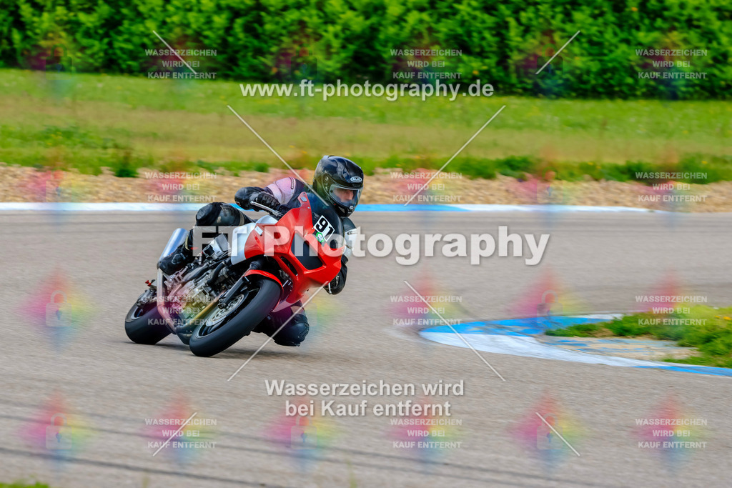 MotoTeam-8824 | Hier findet Ihr Bilder von Touristenfahrten auf der Nürburgring Nordschleife oder von anderen Veranstaltungen die ich besucht habe. Viel Spass beim Durch Schauen 