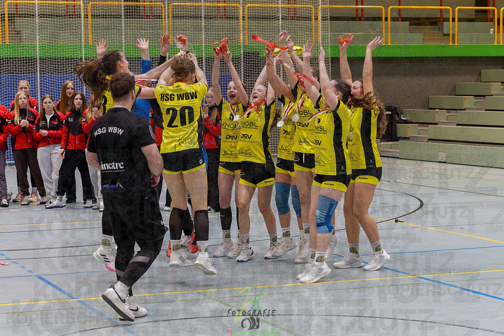 Hessenmeisterschaft wJC - Finale; HSG Kleenheim - HSG Weiterstadt/ Braunsh.Worf. | Hessenmeisterschaft wJC - Finale; HSG Kleenheim - HSG Weiterstadt/ Braunsh.Worf. am 22.03.2025 in Biedenkopf (Sporthalle Lahntalschule)Photo © 2025 - Jörg Heinrich - Realisiert mit Pictrs.com