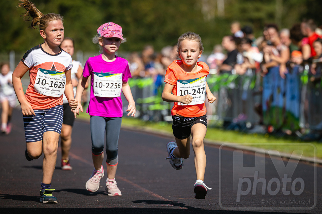 16. Hoywoj-CityLauf im Sportforum Hoyerswerda - 16.09.2023 | 1km VBH-Grundschul-Lauf 2. Klassen - Realisiert mit Pictrs.com
