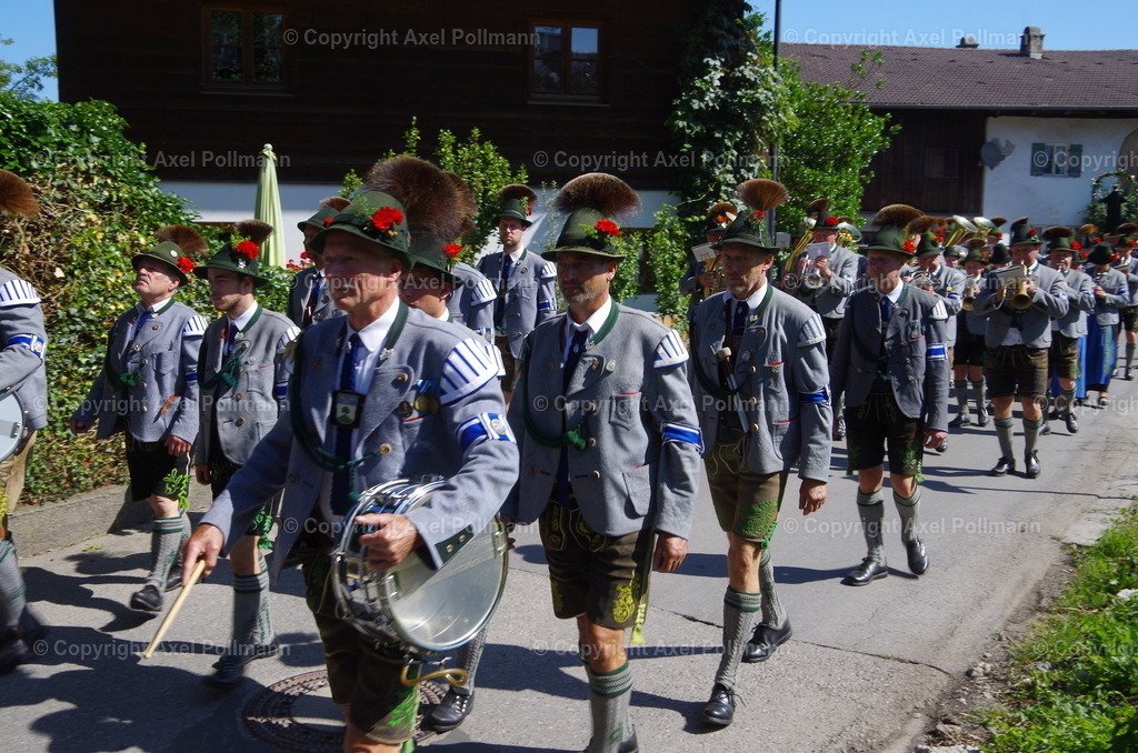 IMGP5546 | fotografiert von Axel PollmannLeonhardi Wallfahrt Benediktbeuern und Murnau, Fronleichnam, Fasching, Landschaft im Loisachtal und Benediktbeuern  - Realisiert mit Pictrs.com
