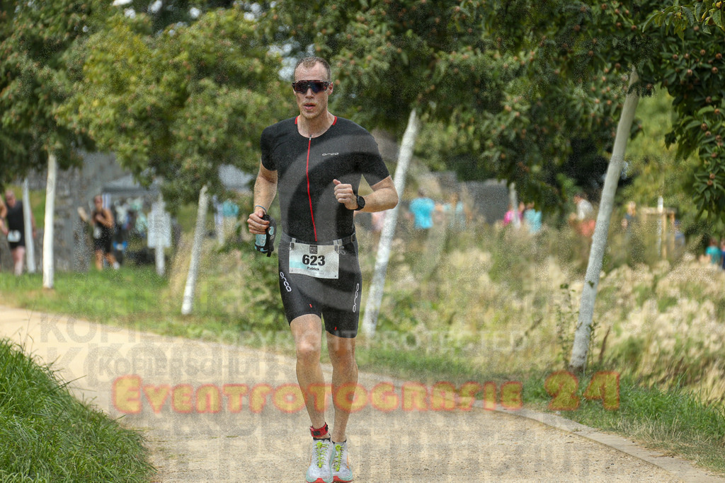 250824_1416_EX1_5584 | Sportfotografie im Rhein-Sieg Kreis, Köln, Bonn, NRW, Rheinland Pfalz, Hessen, etc. Unser Tätigkeitsfeld umfasst den Laufsport vom Volkslauf über den Marathon, Duathlon, Triathon bis zum Ultralauf wie Kölnpfad Ultra oder Schindertrail.