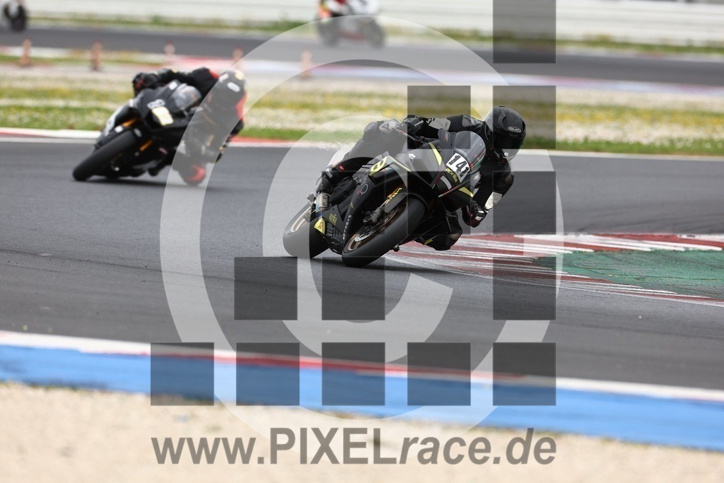 0141-20240329_00645 | Schöne Erinnerungen an spannende Momente - das festzuhalten ist unser Job. PIXELrace.de ist seit 2003 auf den Rennstrecken Europas unterwegs um die Action draußen beim Fahren und die wunderbare Stimmung imm Fahrerlager für euch einzufangen.