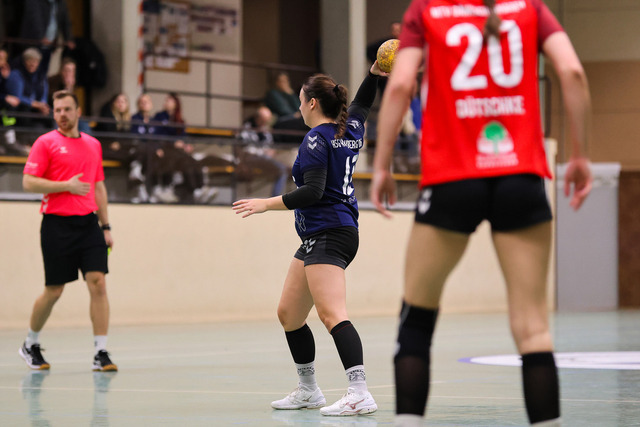 Handball I Damen I Saison 2025-2026 I Verbandsliga Süd I HSG Kalkberg 06 - MTV Dänischenhagen I 14.12.2025.227 | Juliane Steffens (12, HSG Kalkberg 06) - Realisiert mit Pictrs.com