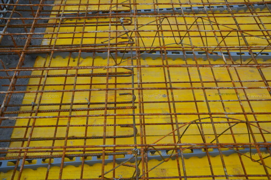 bib-lg04-betonarbeiten-0291 | Nach LV-Leistungsgruppen sortierte Detailfotos über den Bau eines Hauses. Alle Hausbau-Bilder direkt vom Urheber und Autor der Website Haus-Selber-Bauen.com