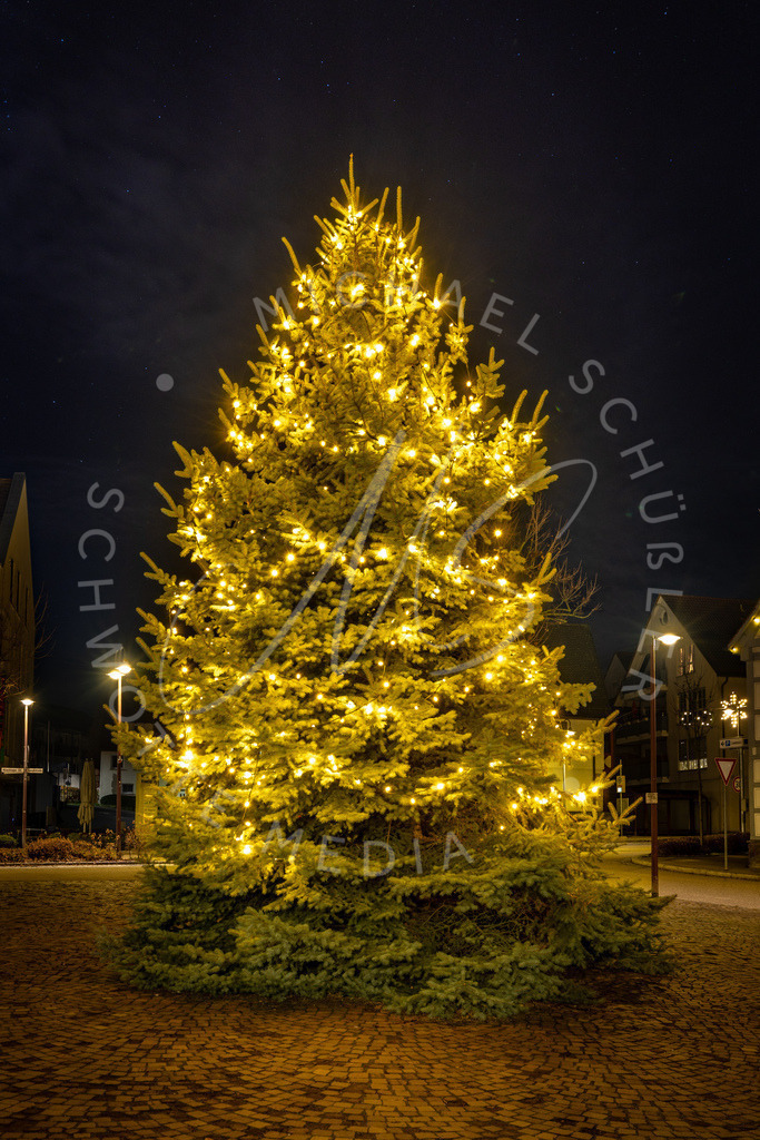 2025-12-16 Hemmingen Weihnachtsbaum 025 | Schwotte Media - Realisiert mit Pictrs.com