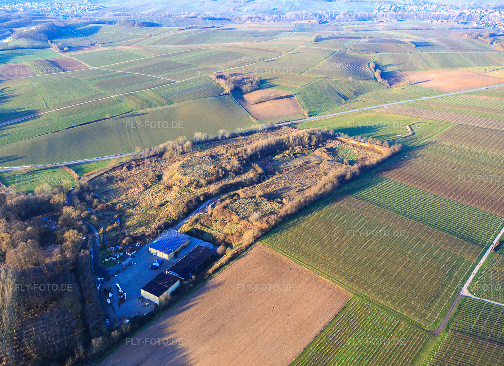 Luftbild: Recyclinghof des Wertstoffwirtschaftszentrum Süd Südliche Weinstraße im Ortsteil Ingenheim in Billigheim-Ingenheim im Bundesland Rheinland-Pfalz in Deutschland. Foto: IMG_076571.jpg vom 05.01.2015 durch Werner Riehm/FLY-FOTO.deWertstoffWirtschaftszentren | Landkreis Südliche Weinstraße