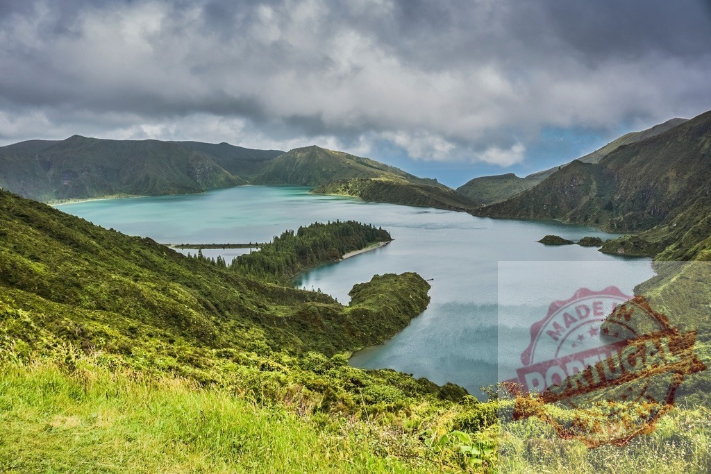 Lagoa do Fogo crater lake surrounding lush green landscape on São Miguel | Lagoa do Fogo is a stunning crater lake on São Miguel Island, Azores, Portugal - Realized with Pictrs.com