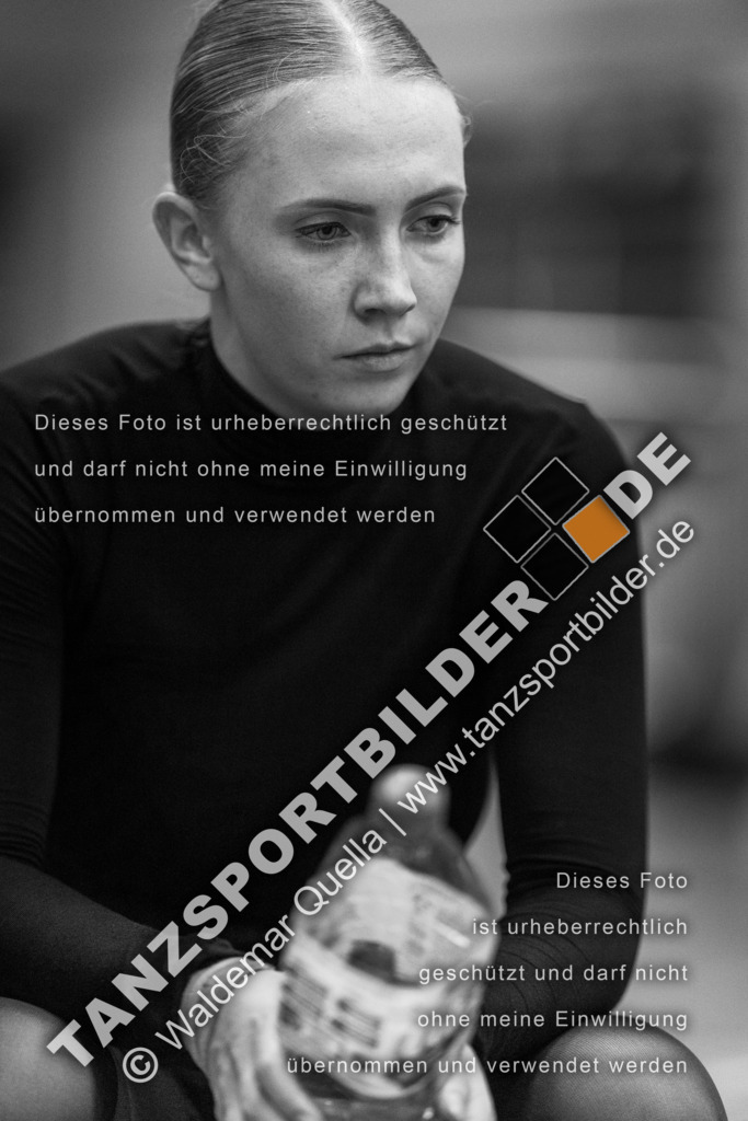 20231020-01398 | Hier finden Sie Tanz Bilder vom Latein und Standard Formationen tanzen. Sportbilder vom Tanzsport. Schöne Fotos und von Weltmeisterschaft, Europameisterschaft, Bundesliga, Regionalliga, Oberliga und Landesliga sowie von GOC Stuttgart, DanceComp, WM Bremen