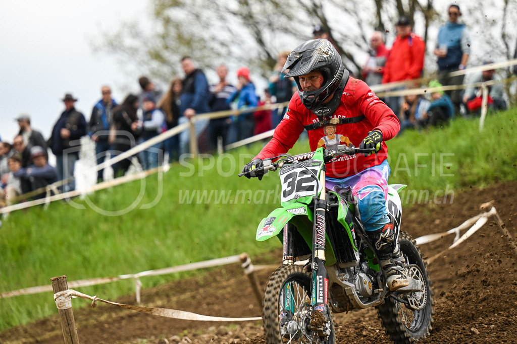 Motocross Schlatt bei Winterthur - 30. April 2023 | #32 Scheiben Raphael aus Lamperswil (CH) auf Honda CR 500 in der Kategorie Senioren am Motocross Schlatt bei Winterthur, 30. April 2023. 
Instagram: @mx_schlatt | @mc_wila | @sam_schweiz
Bild: Sportfotografie Markus Aeschimann | www.markus-aeschimann.ch - Realisiert mit Pictrs.com