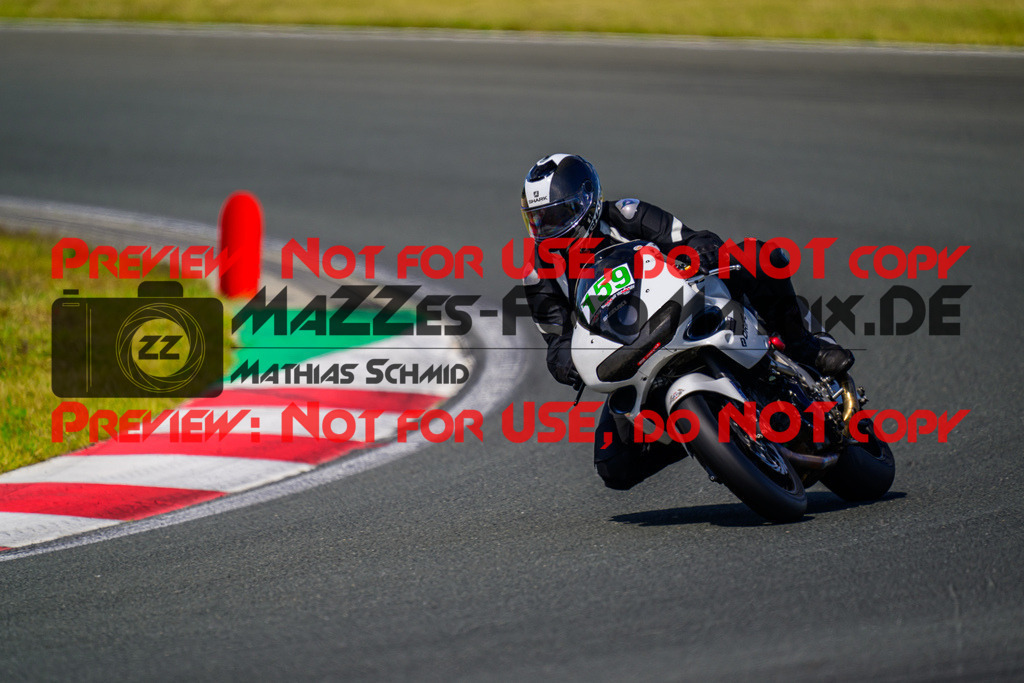 MaZZes_FotoMatrix_240725_6007705_6987 | GRUEN