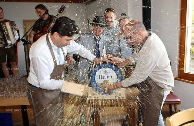 Oktoberfest beim Buggl Volte | Bildershop von pixelworld.at - Realisiert mit Pictrs.com