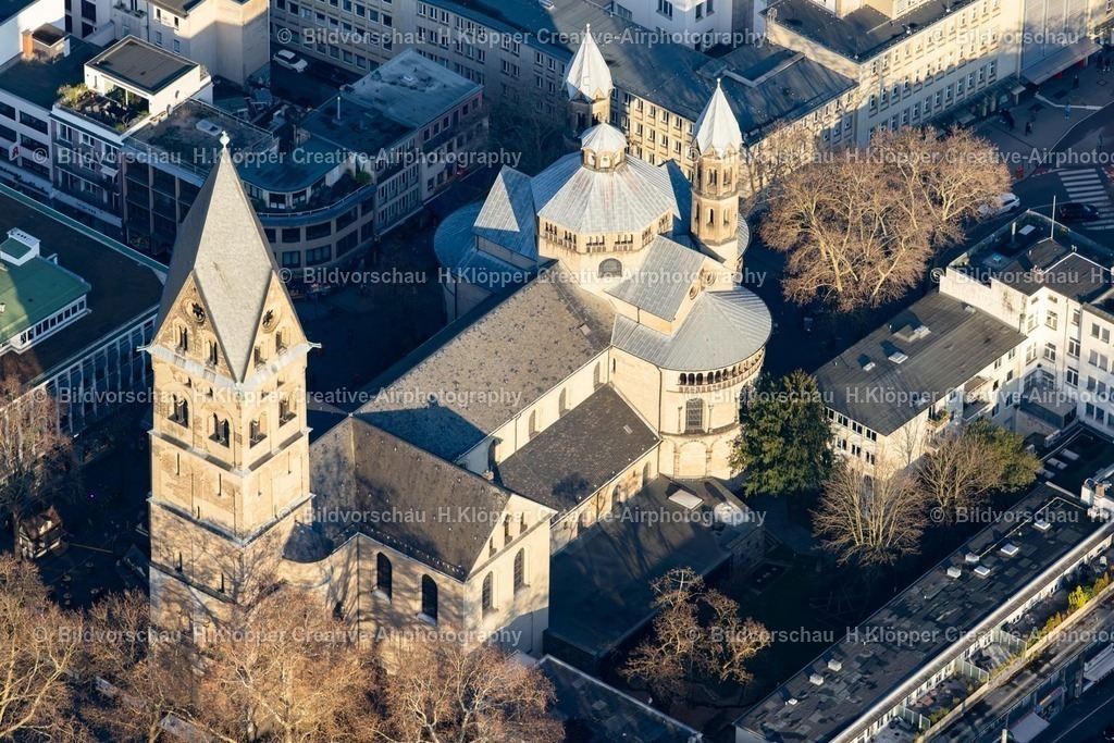 Luftbilder St. Aposteln Köln -7948 | Luftbildfotografie Kirchengebäude der St. Aposteln am Neumarkt in Köln im Bundesland Nordrhein-Westfalen - NRW - Realisiert mit Pictrs.com