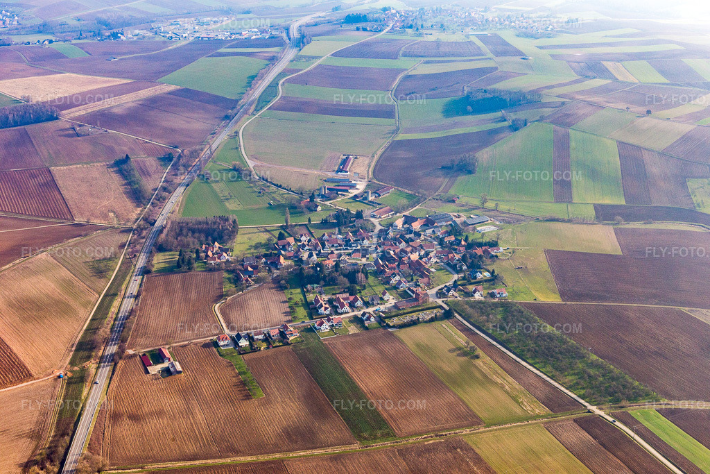Aerial view: Reimerswiller in Betschdorf in the state Bas-Rhin, France.Photo: IMG_105373.jpg taken on 03/25/2018 by Werner Riehm/FLY-FOTO.comResolution of the original: 5472 x 3648 px