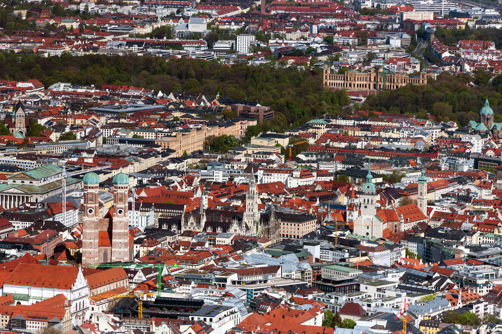 dr__0095883.jpg | MüNCHEN 28.04.2022 Altstadtbereich und Innenstadtzentrum in München im Bundesland Bayern, Deutschland. // Old Town area and city center in Munich in the state Bavaria, Germany. Foto: Daniel Reiter