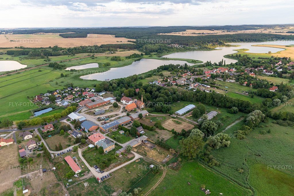 Luftbild: Dorfansicht aus Nordwesten am See Lanke im Ortsteil Seehausen in Oberuckersee im Bundesland Brandenburg in Deutschland. Foto: IMG_116253.jpg vom 17.07.2019 durch Werner Riehm/FLY-FOTO.de